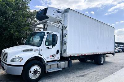 Freightliner M2 106 26 ft Refrigerated Truck - 240HP, Automatic, Carrier, Liftgate