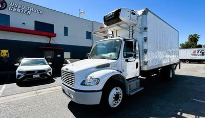 Freightliner M2 106 26 ft Refrigerated Truck - 260HP, 6 Speed Automatic, Carrier, Liftgate