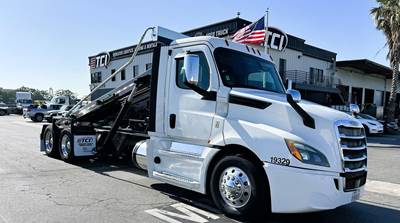 Freightliner Cascadia 126 Roll Off Truck - Detroit, 450HP, 12 Speed Dt12 Automatic