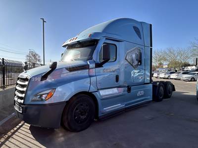 Freightliner Cascadia 126 Sleeper Semi Truck - Detroit 455HP, Automatic