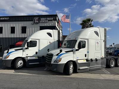 Freightliner Cascadia 126 Sleeper Semi Truck - Detroit 505HP, Automatic
