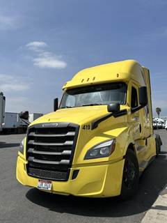 Freightliner Cascadia 126 Sleeper Semi Truck - Detroit 505HP, Automatic
