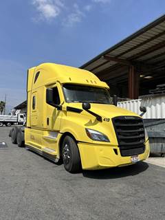 Freightliner Cascadia 126 Sleeper Semi Truck - 70" Raised Roof Sleeper, Detroit 505HP, 13 Speed Manual