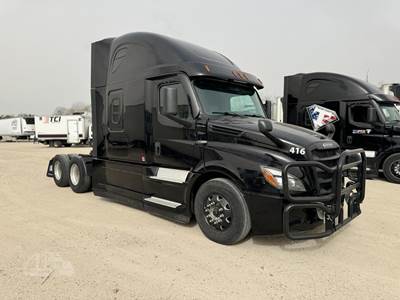 Freightliner Cascadia 126 Sleeper Semi Truck - 70" Raised Roof Sleeper, Detroit 505HP, 13 Speed Ultrashift Manual