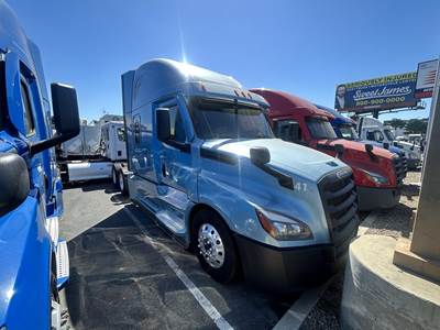 Freightliner Cascadia 126 Sleeper Semi Truck - 70" Raised Roof Sleeper, Detroit 505HP, Automatic