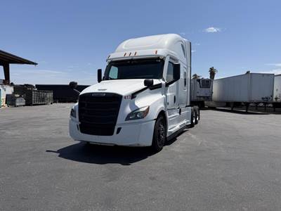 Freightliner Cascadia 126 Sleeper Semi Truck - Raised Roof Sleeper, Detroit 505HP, Automatic