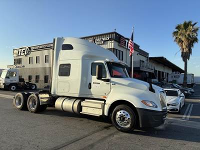 International LT Sleeper Semi Truck - Cummins 450HP, Automatic