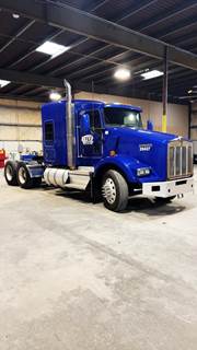 Kenworth T800 Sleeper Semi Truck - Cummins 400HP, Manual
