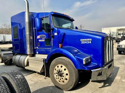 Kenworth T800 Sleeper Semi Truck - Mid Roof Sleeper, Cummins 450HP, 10 Speed Manual