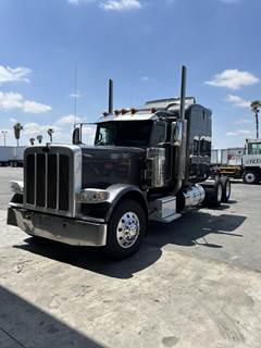 Peterbilt 389 Sleeper Semi Truck - Paccar 550HP, 13 Speed Manual