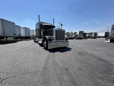 Peterbilt 389 Sleeper Semi Truck - Raised Roof Sleeper, Paccar 550HP, 13 Speed Manual