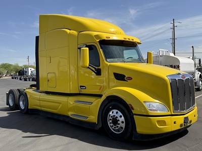 Peterbilt 579 Sleeper Semi Truck - Paccar 455HP, 10 Speed Ultrashift Manual