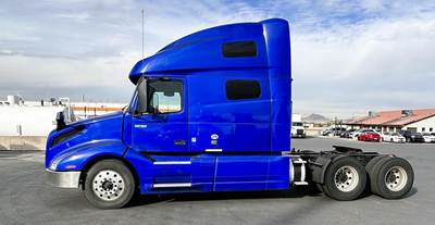 Volvo VNL64T760 Sleeper Semi Truck - D13 435HP, 12 Speed Automatic