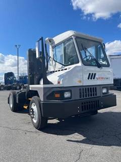 Ottawa T2 Yard Spotter Truck - Cummins, 200HP, 6 Speed Manual