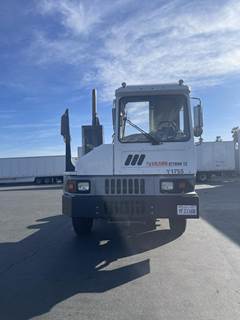 Ottawa T2 Yard Spotter Truck - Cummins, 200HP, Manual