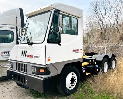 Ottawa T2 Yard Spotter Truck - Cummins, 200HP, Automatic