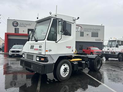 Ottawa T2 Yard Spotter Truck - Cummins, 200HP, Automatic