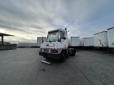 Ottawa T2 Yard Spotter Truck