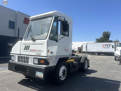 Ottawa T2 Yard Spotter Truck - Cummins, 200HP, Automatic
