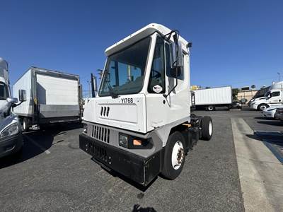 Ottawa T2 Yard Spotter Truck - Cummins, 173HP, Automatic