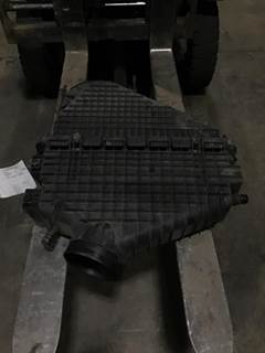 Detroit DD15 Air Cleaner / Air Filter Housing