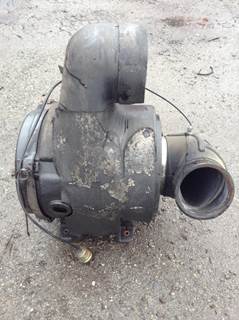 International Paystar 5600i Air Cleaner / Air Filter Housing for a International 5600I