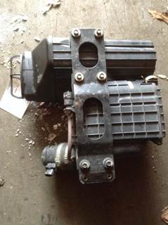 Mitsubishi Fuso Air Cleaner / Air Filter Housing