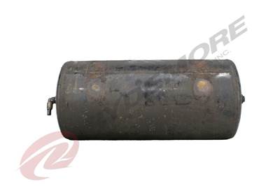Mack MR Right Air Tank for a Mack MRU633