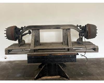 Meritor Front Axle Assembly for a Freightliner FLD120