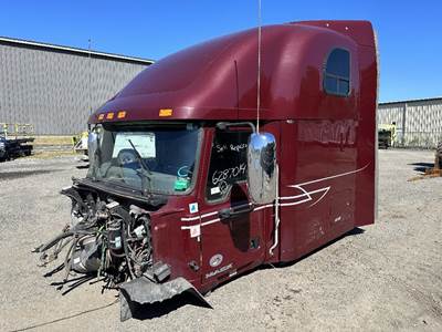 Mack Pinnacle CXU613 Cab Assembly for a Mack CXU613