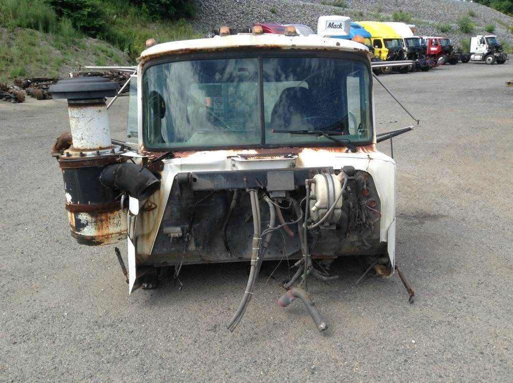 Mack RD688S Cab Assembly for a 2001 Mack RD688SX For Sale | Fitchburg