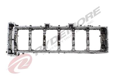 Detroit DD13 Camshaft Housing