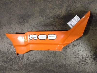 Sterling 9500 Right Cowl for a Sterling LT9500