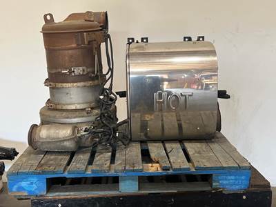 Mack Pinnacle CXU613 DPF Assembly for a Mack CXU613