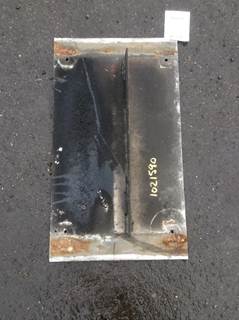 Freightliner Cascadia 125 Deck Plate / Catwalk for a Freightliner CASCADIA 125BBC