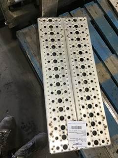 Freightliner Cascadia 125 Deck Plate / Catwalk for a Freightliner CASCADIA 125BBC