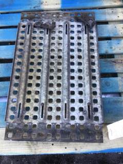 Volvo VNL Deck Plate / Catwalk