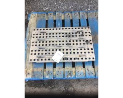 Volvo VNL Deck Plate / Catwalk