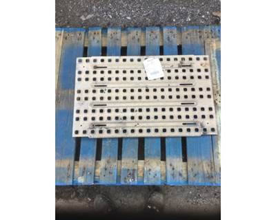 Volvo VNL Deck Plate / Catwalk