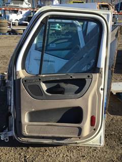 Freightliner Cascadia Right Door for a Freightliner CASCADIA 113BBC