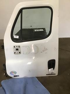 Freightliner Cascadia Left Door for a Freightliner CASCADIA 113BBC