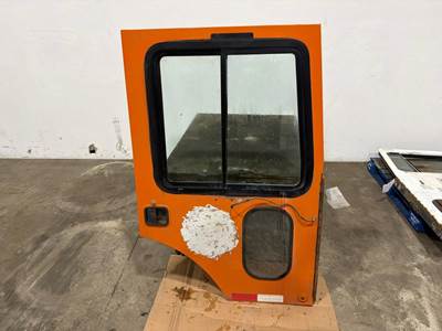 Mack MRU613 Right Door