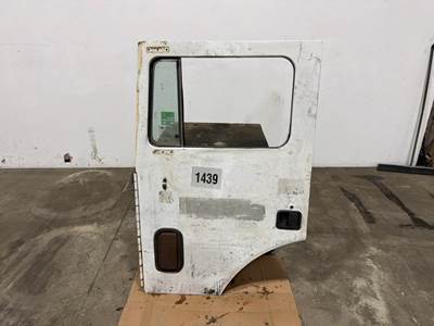 Mack MRU613 Right Door