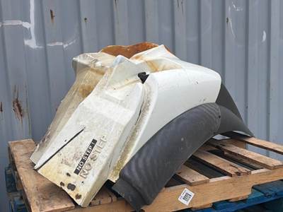 International 7400 Left Fender Extension