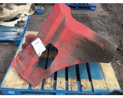 International 9200 Right Fender Extension