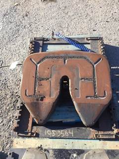 Fontaine AIR SLIDE Fifth Wheel for a Mack CHU613