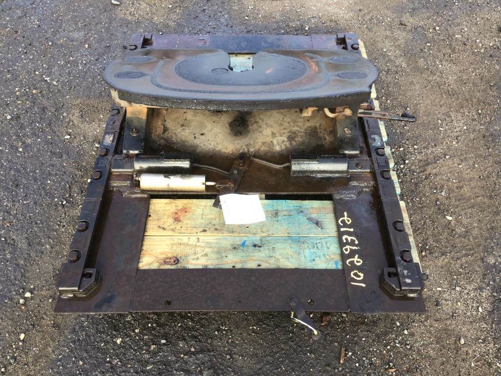 2001 Simplex AIR SLIDE Fifth Wheel for a Volvo VNM For Sale Fitchburg