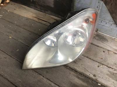 Freightliner Cascadia Left Headlight Assembly for a Freightliner CASCADIA 113BBC