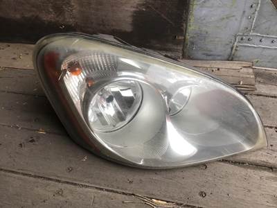 Freightliner Cascadia Right Headlight Assembly