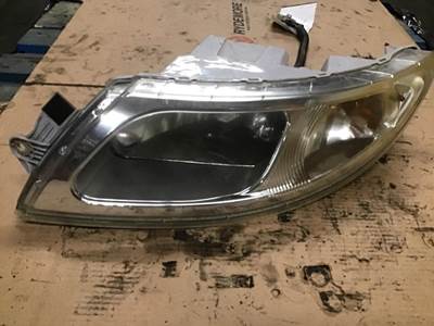 International 4200 / 4300 / 4400 Left Headlight Assembly for a International PB105